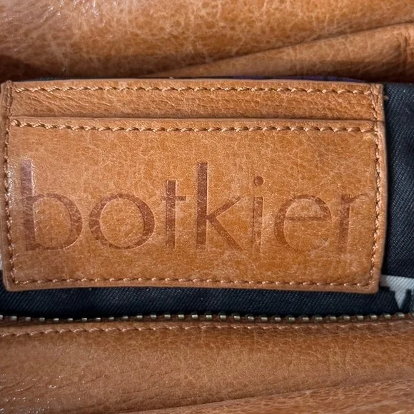Botkier | Gorgeous Leather Shoulder Bag - Picture 8 of 14